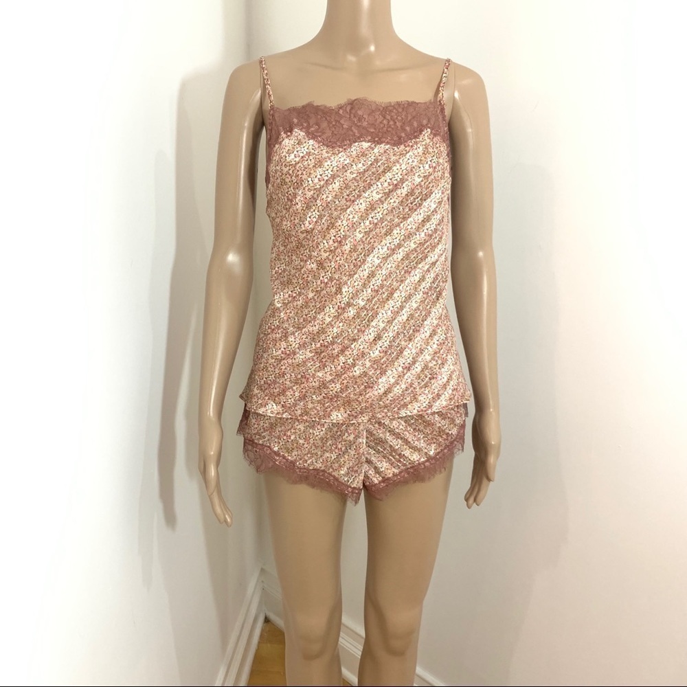 New Victoria’s Secret Lace Cami and Shorts 2 Piece Pajamas Set Size Small